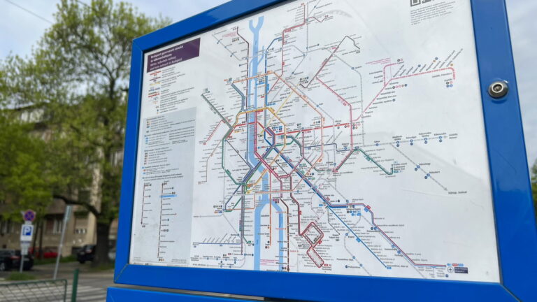 ブダペストの特徴ある登山鉄道・子供鉄道に乗車し、ヤーノシュ/セーチェーニ山観光【3日目】