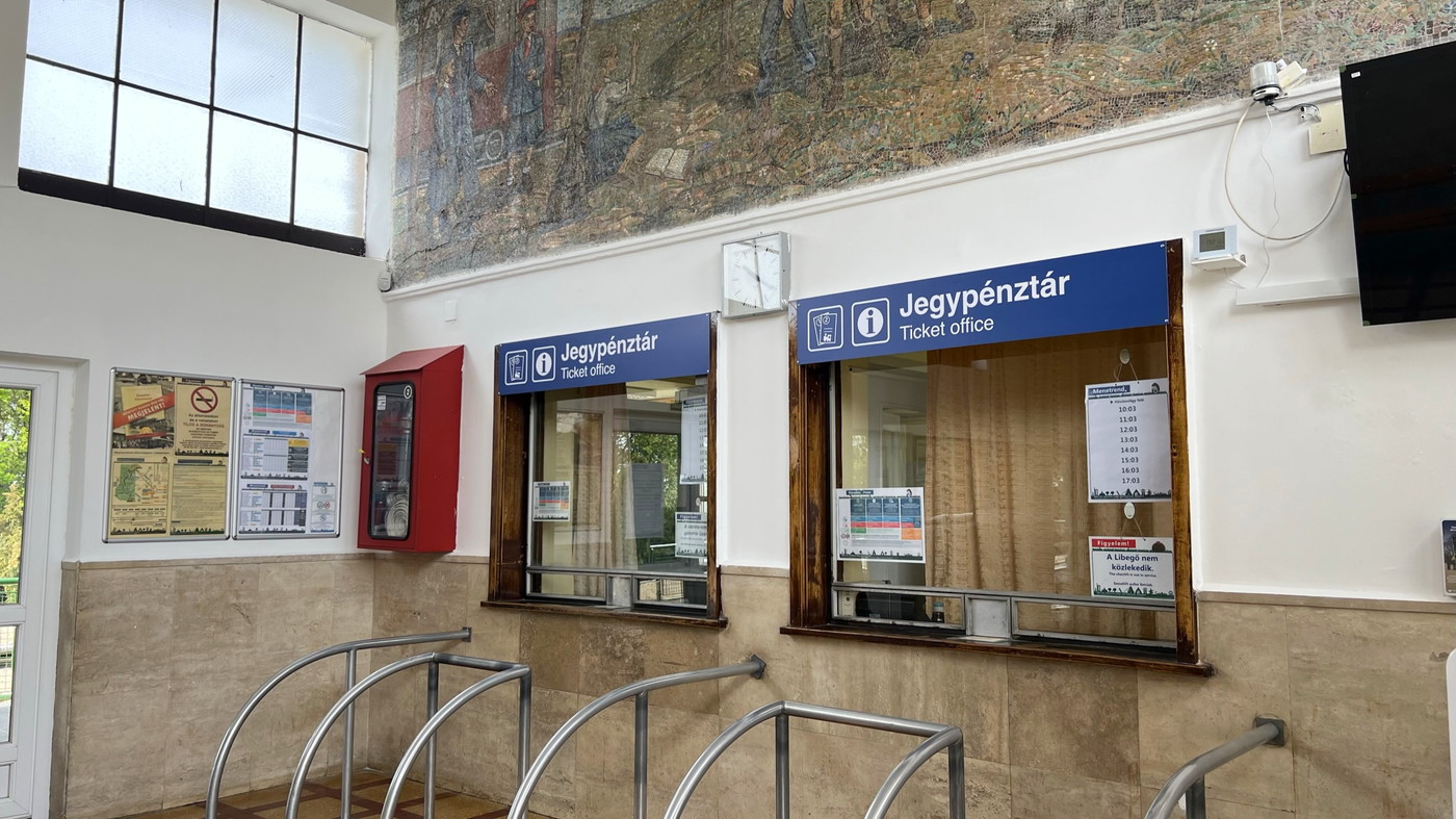 ブダペストの特徴ある登山鉄道・子供鉄道に乗車し、ヤーノシュ/セーチェーニ山観光【3日目】